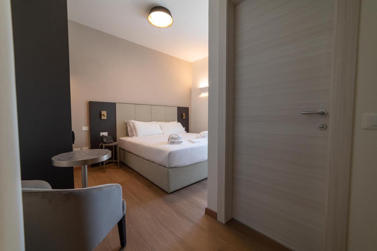 Hotel Arilica Peschiera del Garda Esterno foto